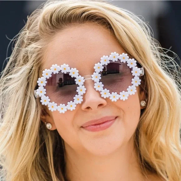 Daisy Sunglasses by Circus NY Sam Edelman - Picture 14 of 15